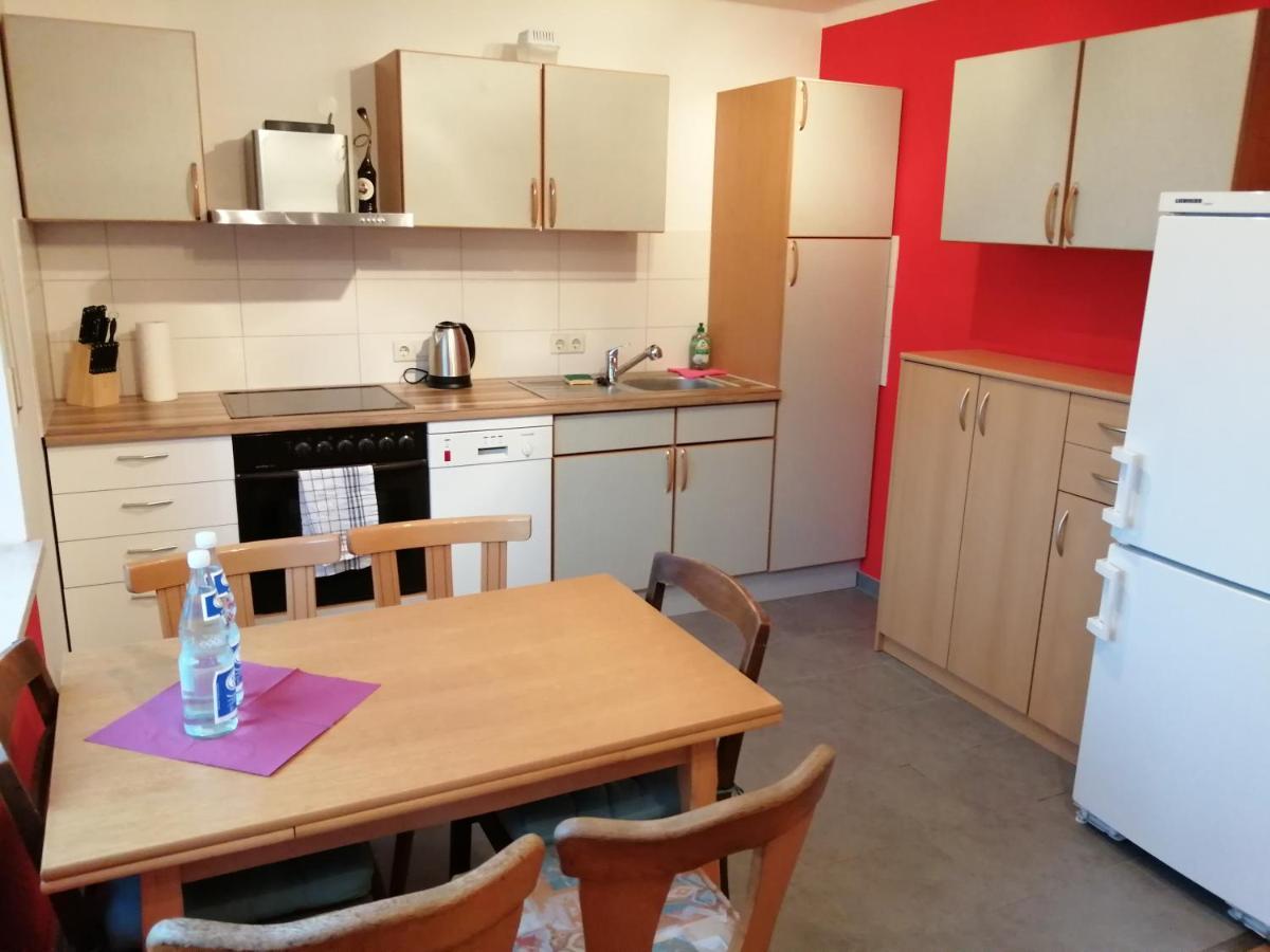 Moderne Ganze Ferienwohnung 1Km Zum Funpark Und Nur 15 Minuten Nach Nuernberg เซิร์นดอร์ฟ ภายนอก รูปภาพ